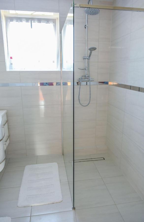 Apartament Rodzinny W Zatorze Buitenkant foto